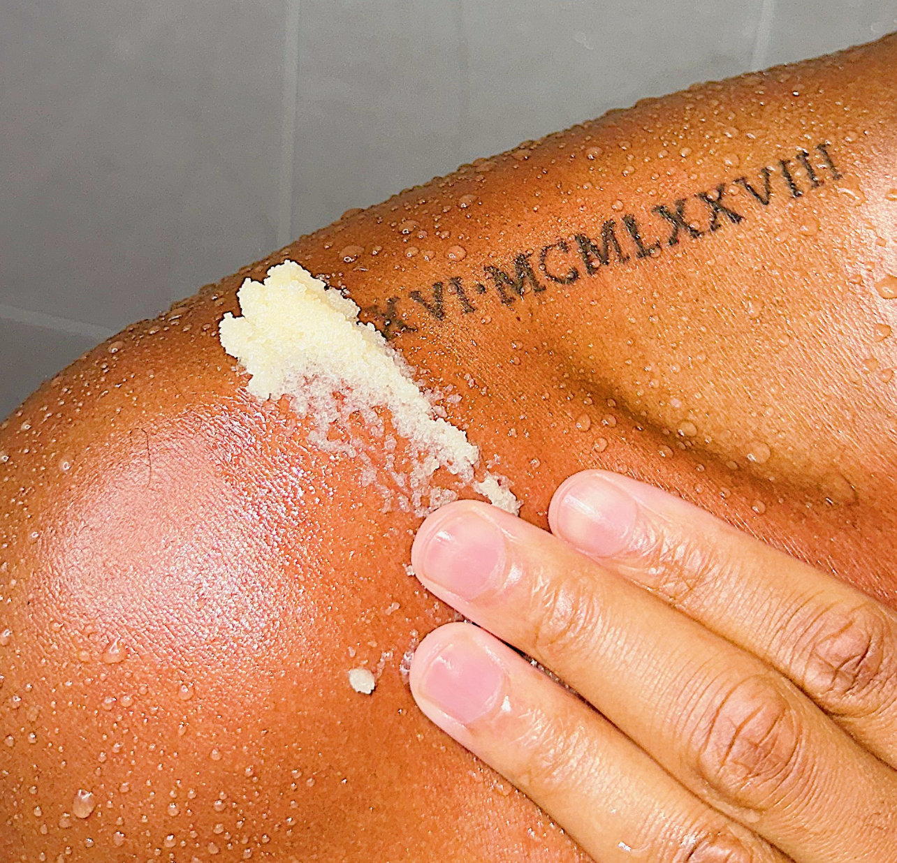 Mango Whipped Body Scrub - LicxBeauty