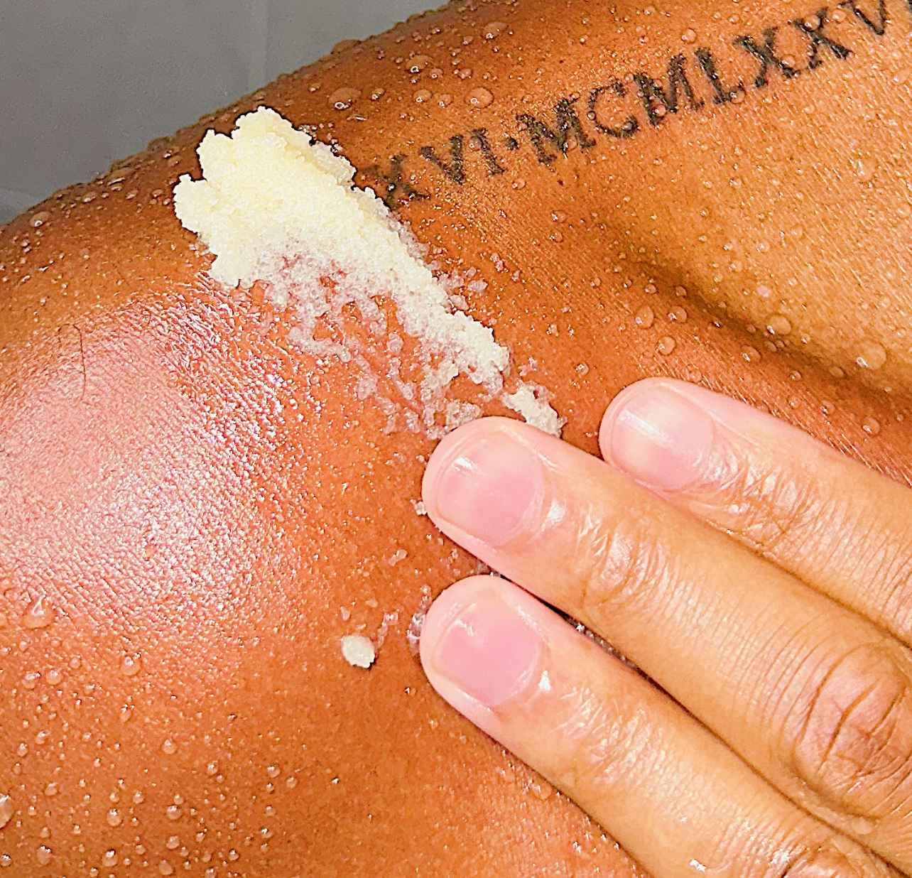 Tahitian Vanilla Whipped Body Scrub - LicxBeauty