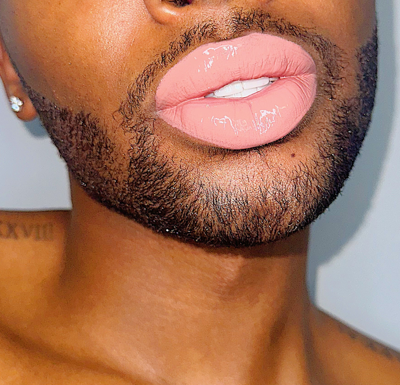 KiKi Lip Gloss - LicxBeauty