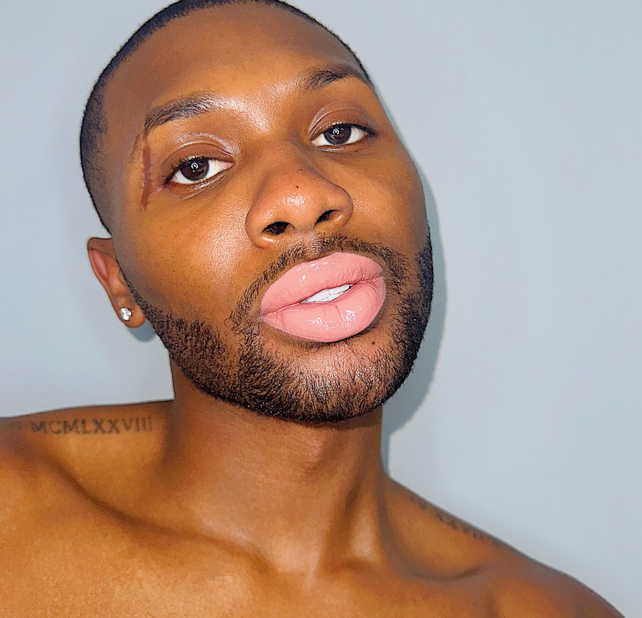 KiKi Lip Gloss - LicxBeauty