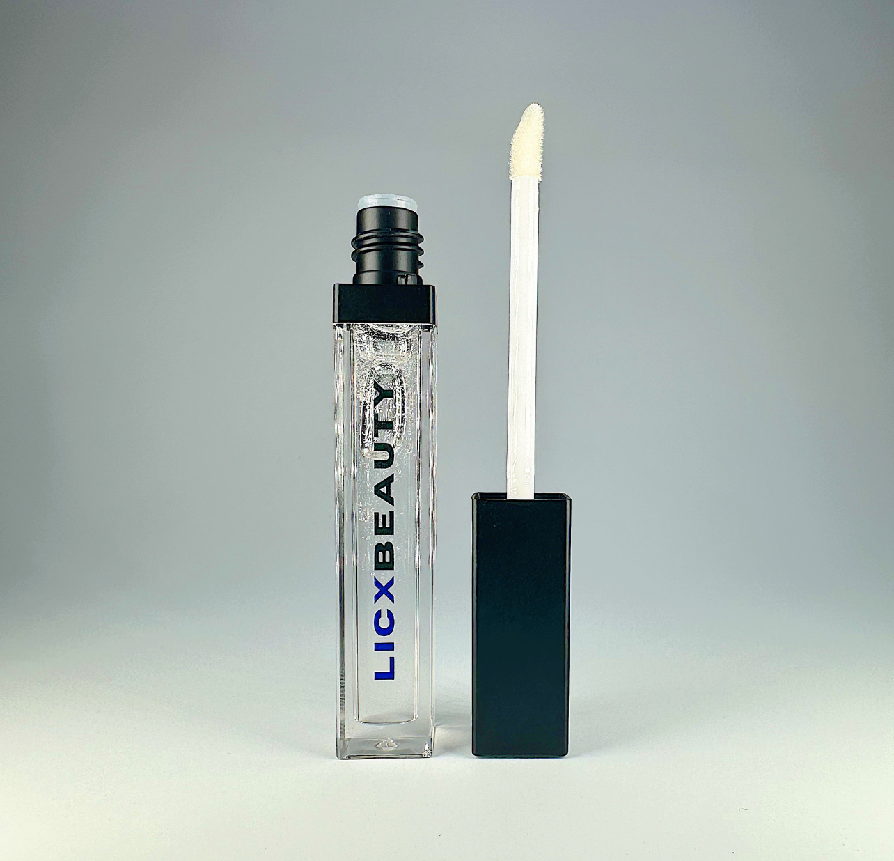 Gagging Lip Gloss - LicxBeauty