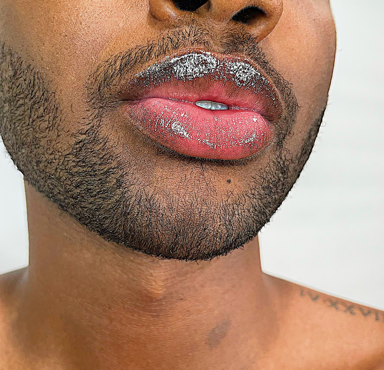 It's Giving Lip Gloss - LicxBeauty