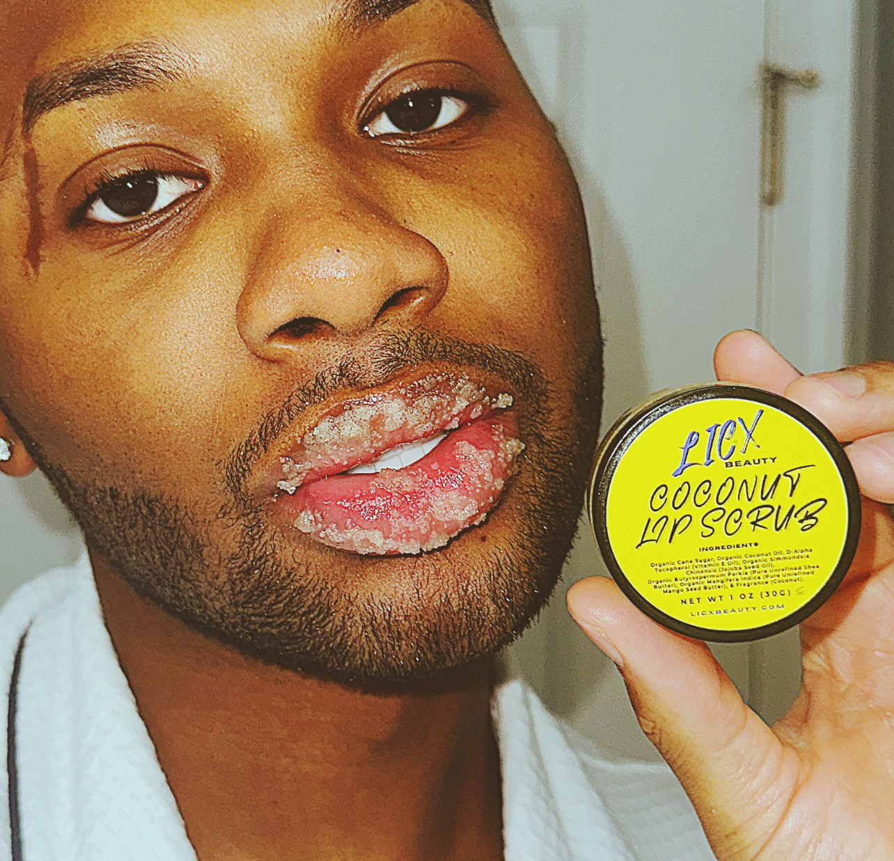 Coconut Sugar Lip Scrub - LicxBeauty